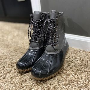 Size 7 Grey/Black Winter/Rain Boots